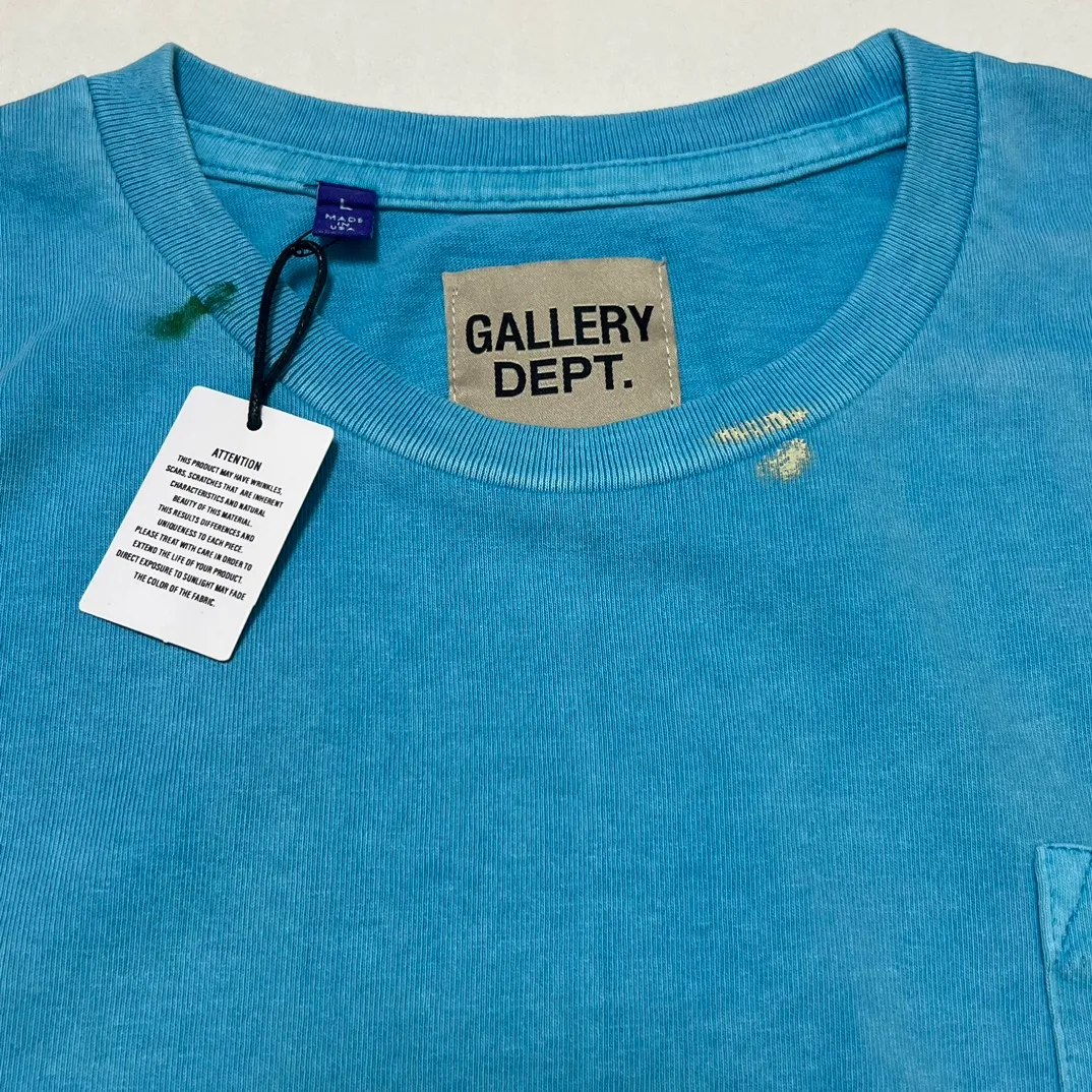 GALLERY DEPT. VINTAGE LOGO PAINTED TEE/Turquoise washed and distressed VINTAGE LOGO retro English pocket short sleeves lake blue S-XL ready-to-wear dyeing, hand-sewn and smeared with horseradish and fried with salt, very heavy industry, manufacturing dark and light fading technology, hand-splashed ink graffiti, genuine acrylic material